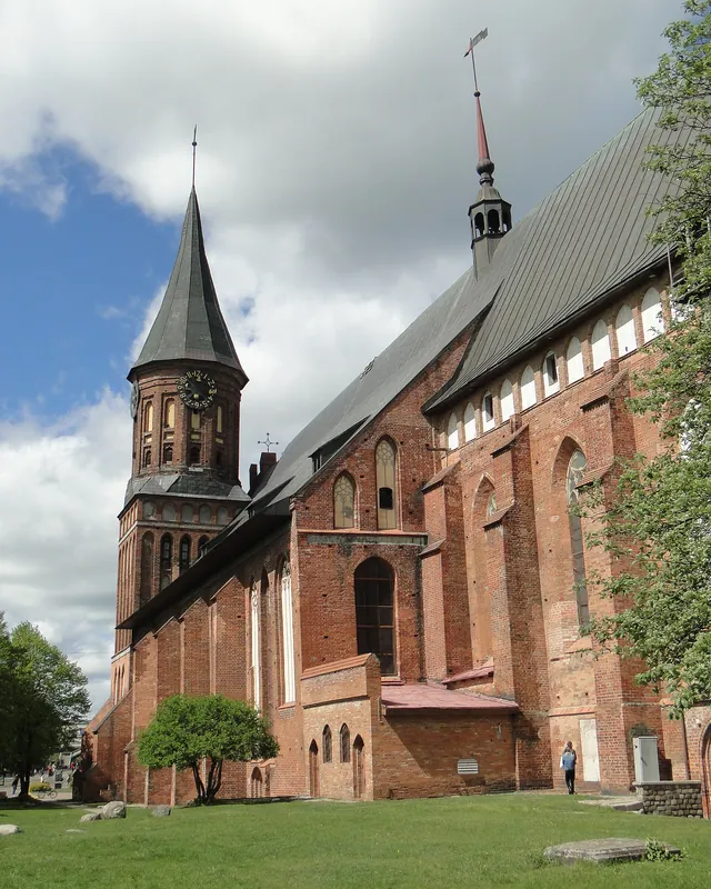 La cathédrale de brique de Königsberg, sur l'île de Kant